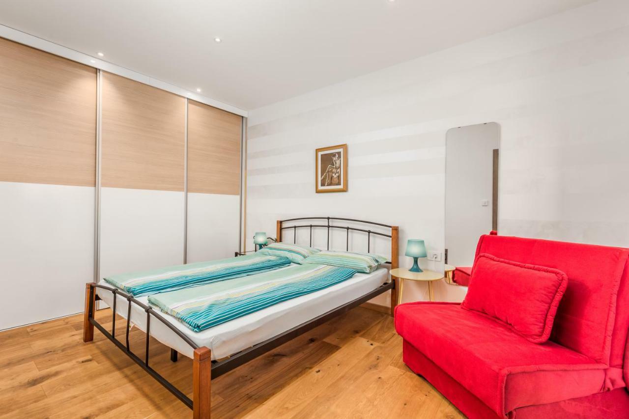 Apartments Linda Sestrunj エクステリア 写真
