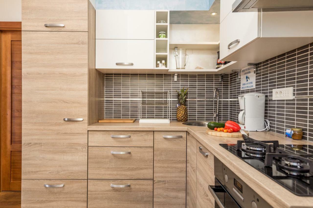 Apartments Linda Sestrunj エクステリア 写真