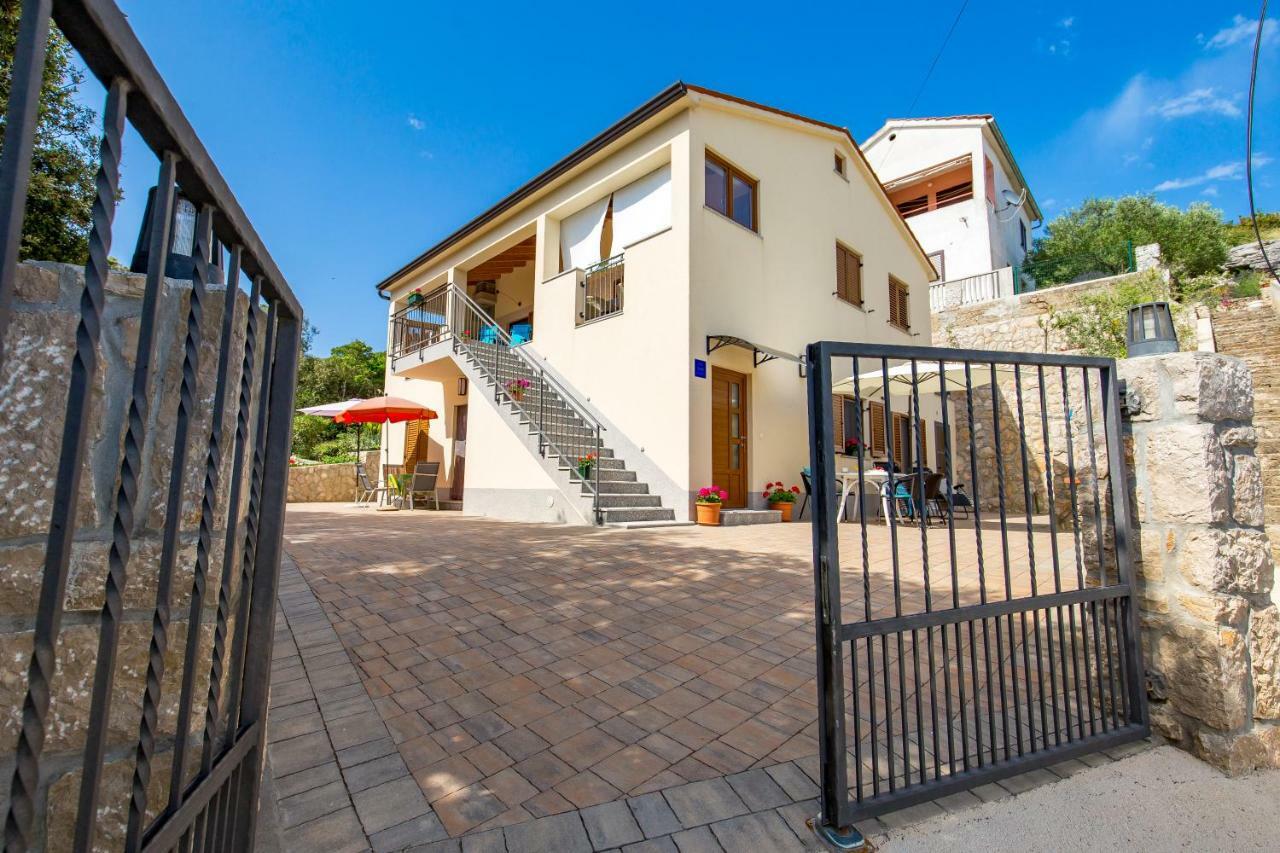 Apartments Linda Sestrunj エクステリア 写真